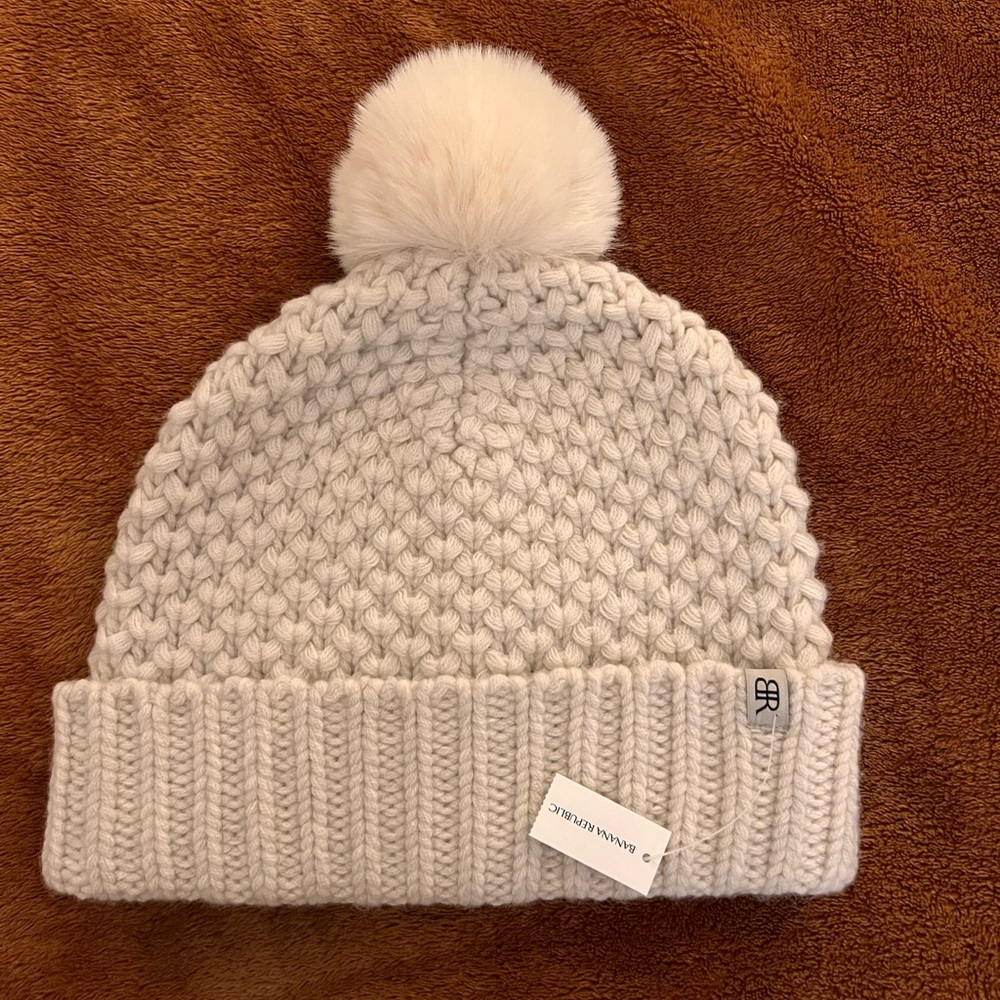 Banana Republic Knit beanie with Pom Pom